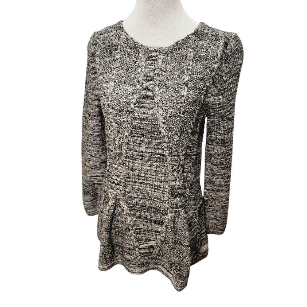 NWT Gray Tweed Cable Knit Sweater Size Medium